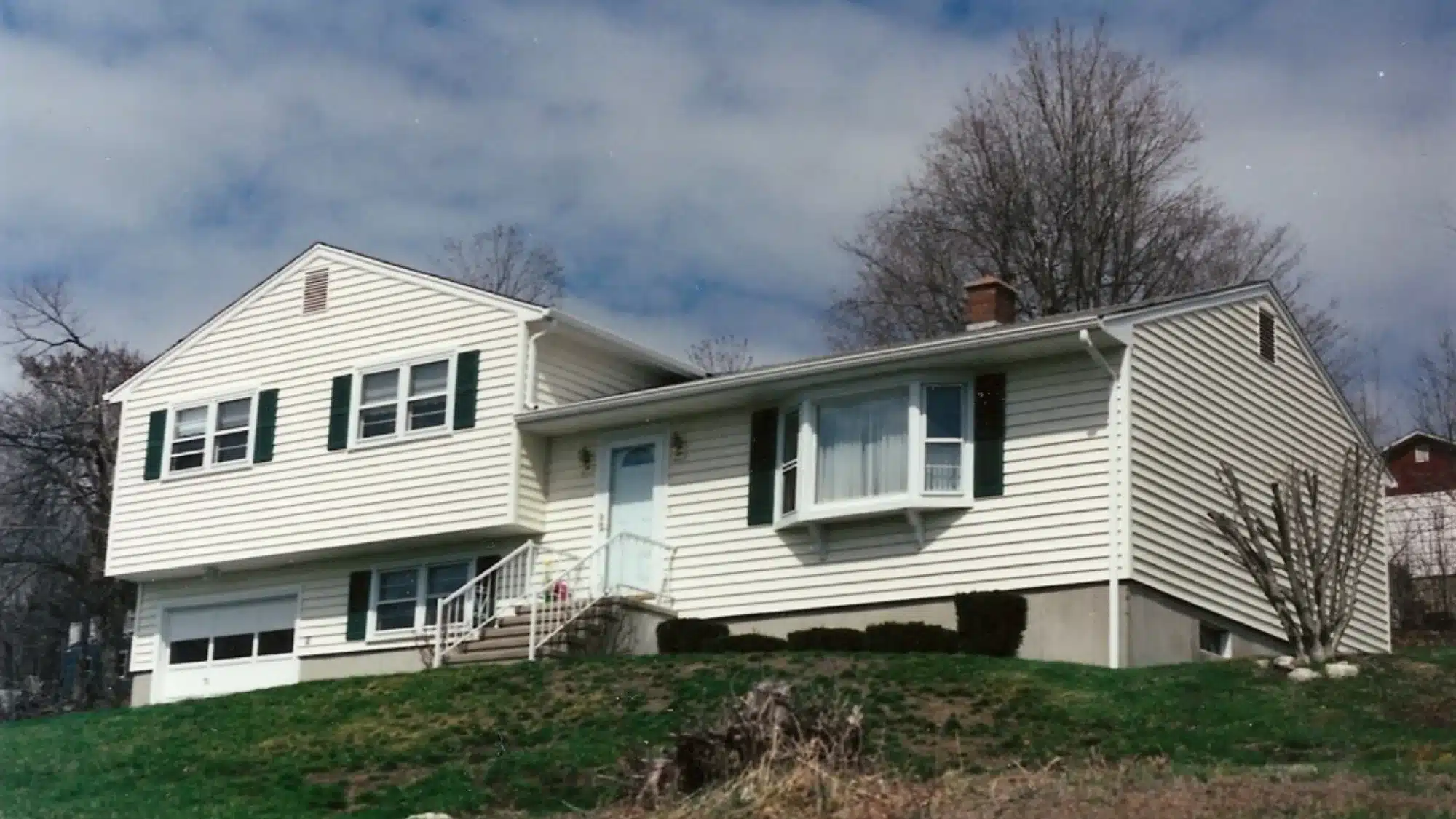 1769463731_When Vinyl Siding Should Be Replaced Instead of Repaired to Protect Your Home 1769463731_When Vinyl Siding Should Be Replaced Instead of Repaired to Protect Your Home