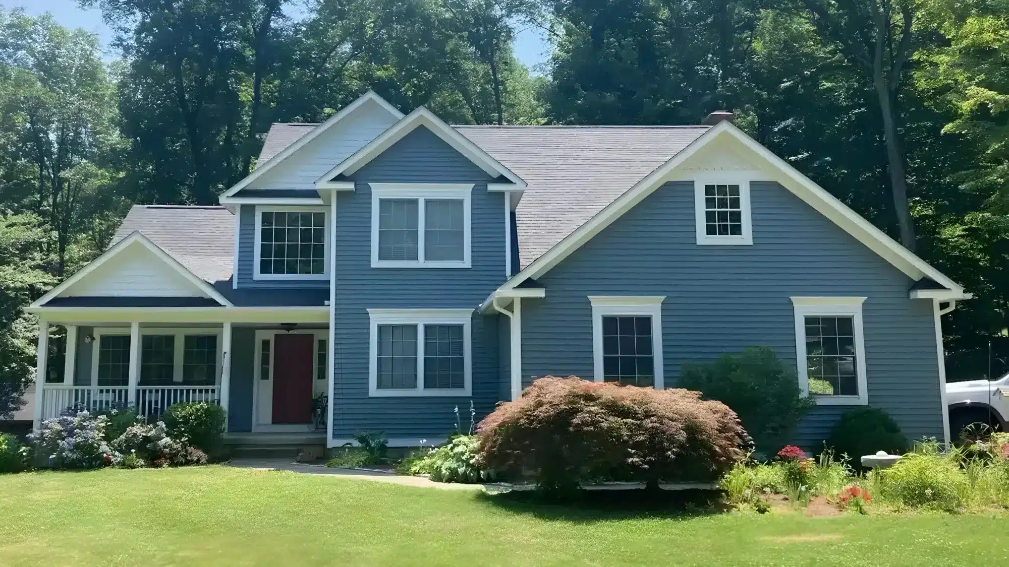how-to-choose-a-vinyl-siding-company-in-connecticut Homeowners in Connecticut selecting a vinyl siding company by evaluating contractor experience, installation quality, materials, warranties, and long-term value for durable exterior results