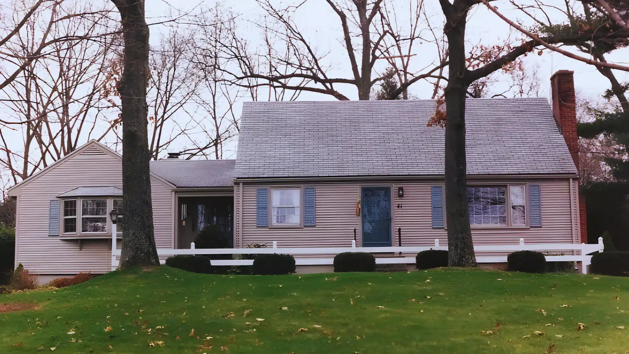 whether-roofing-contractors-in-wintonbury-hill-ct-offer-inspections-and-what-homeowners-should-expect Roofing contractors in Wintonbury Hill Connecticut providing roof inspection services and helping homeowners understand the inspection process, including roof condition checks, damage assessment, and maintenance recommendations