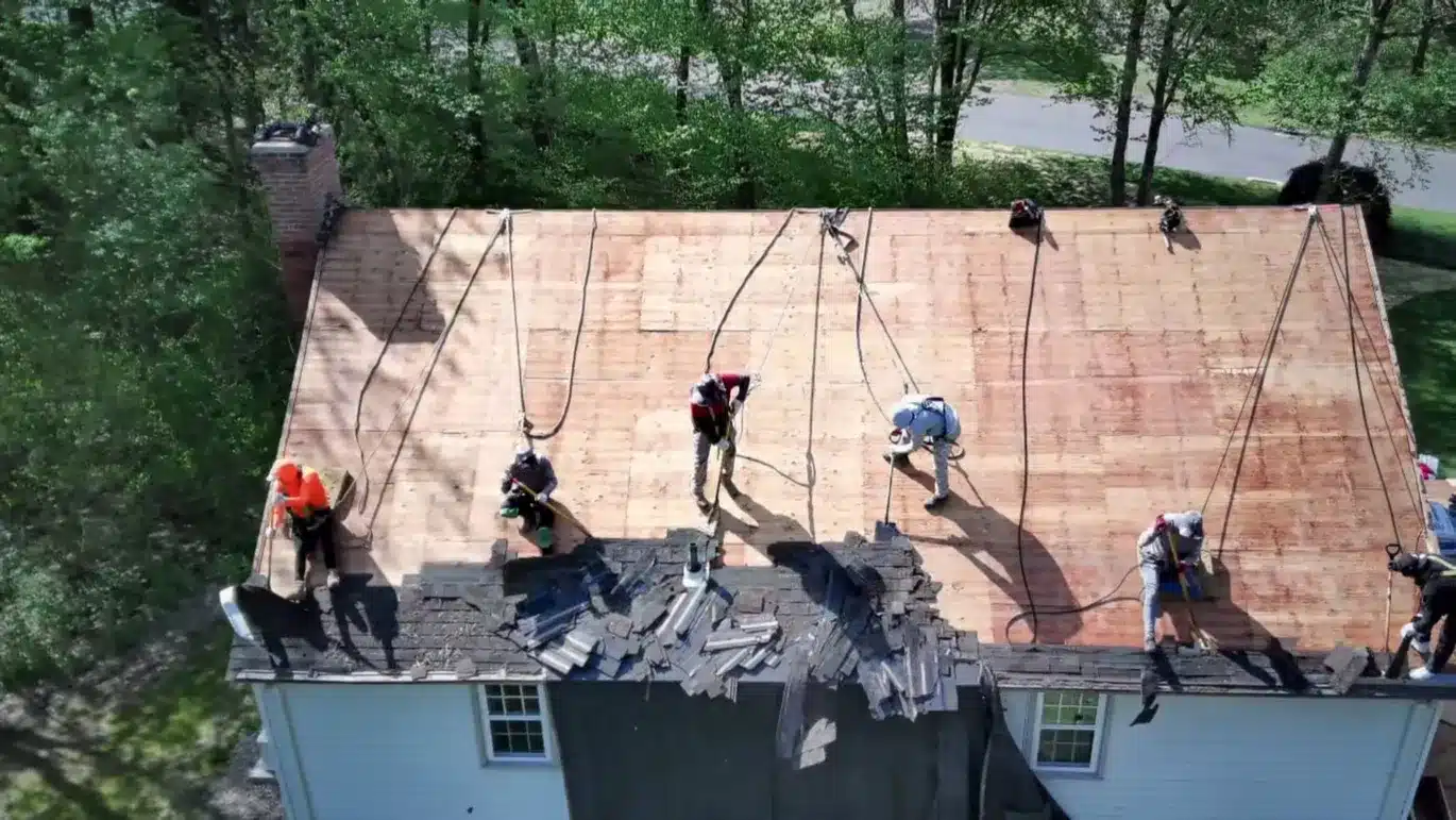 atlas-stormmaster-architectural-roof-replacement-simsbury-ct-peter-l-brown (2) Atlas StormMaster architectural roof replacement completed in Simsbury CT by Peter L Brown Roofing Contractors showcasing durable upgraded shingles on residential home exterior