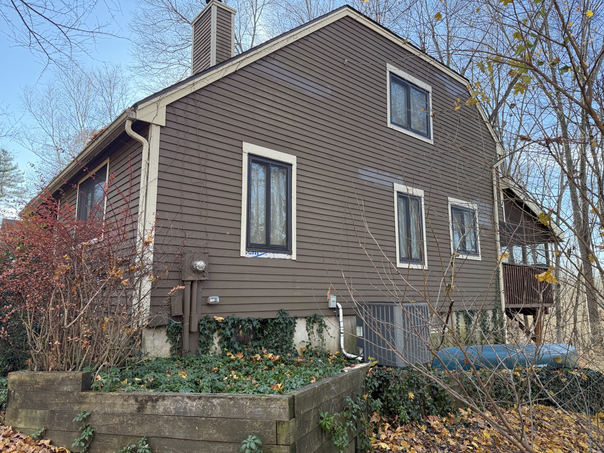 vinyl-siding-pvc-window-surrounds-wide-pvc-corners-front-door-installation-tariffville-ct-peter-l-brown (2) Vinyl Siding, PVC Window Surrounds & Front Door Installation – Tariffville, CT by Peter L. Brown Company