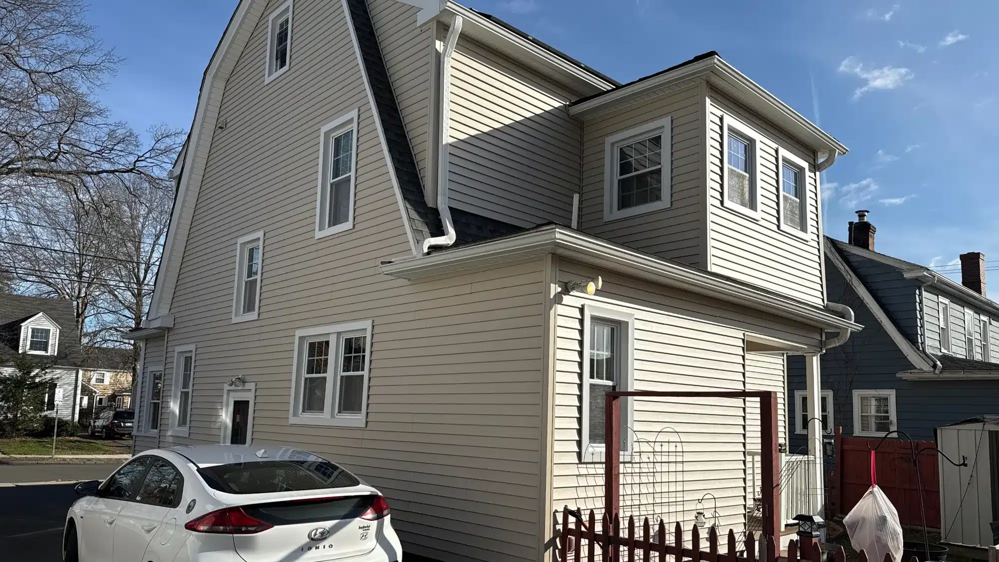 where-homeowners-can-find-vinyl-and-double-pane-windows-available-locally-for-replacement-projects Local window suppliers and contractors offering vinyl and double-pane replacement windows for residential homes with installation services in Connecticut