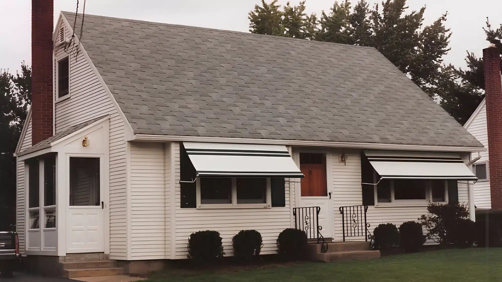 A beautiful Connecticut home showcases freshly installed vinyl siding, enhancing its curb appeal and durability.